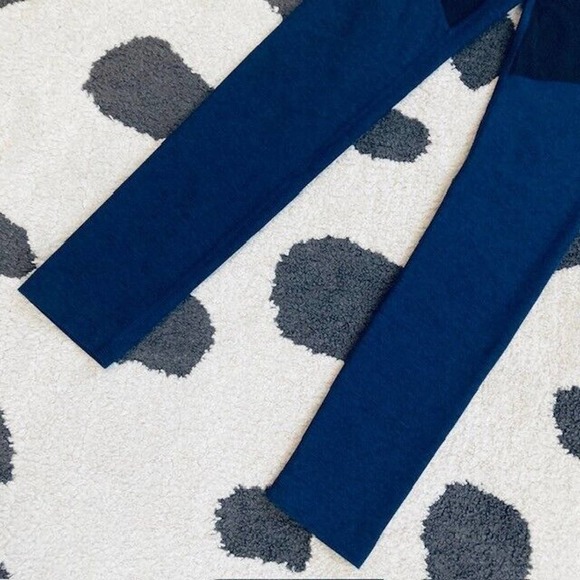 Outdoor Voices $85 Womens XS Blue Black 3/4 Two Tone Warmup Legging Active Pants - Picture 7 of 12